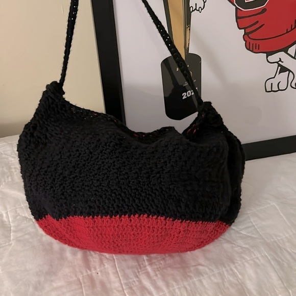 Red + Black Hand Crocheted Bag Large Dawg Paw ๐พ Magnetic Closure Cinch Top NEW - Picture 2 of 14